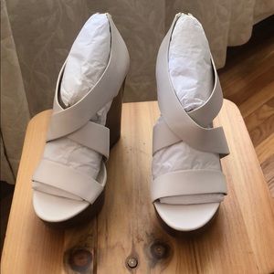 Michael Kora White Wedges